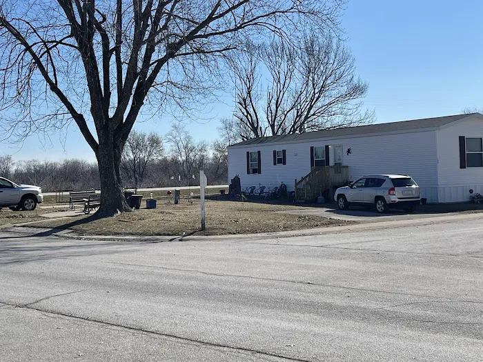 Iowa City Regency Mobile Home Picture 2