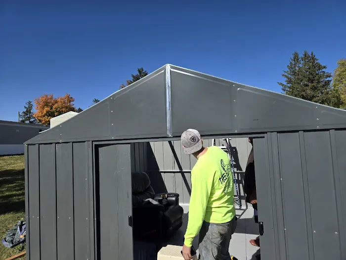 Holiday Mobile Home Court Picture 1