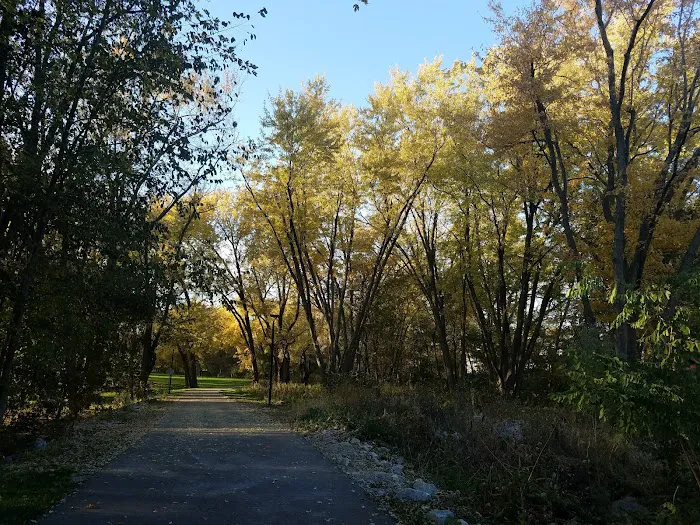 Holiday Mobile Home Court Picture 4