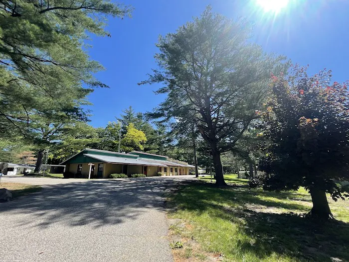 Pine Vista Mobile Home Community Picture 4