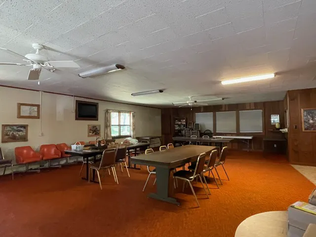 Pine Vista Mobile Home Community Picture 6
