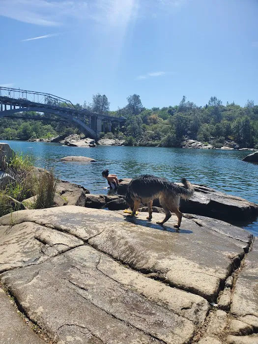 Black Miners Bar Group Camp Picture 8