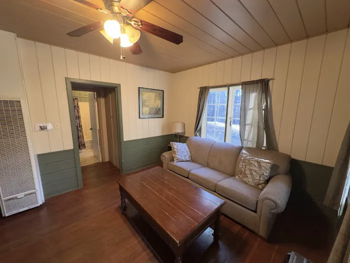 Sly Guard Cabin Picture 7