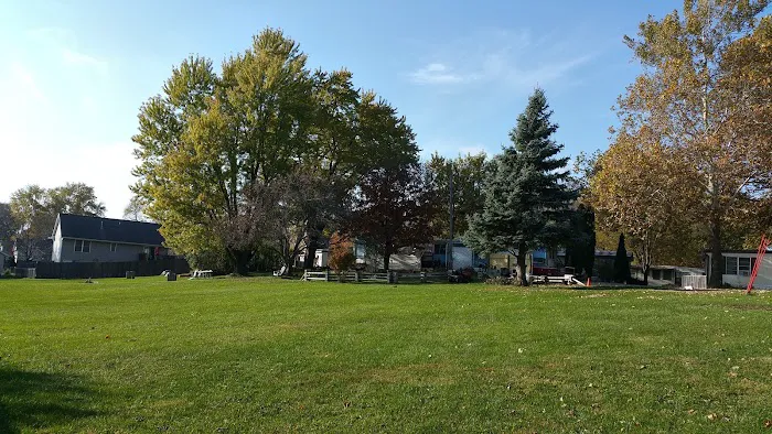 Edgewood Forest Mobile Home Park Picture 7