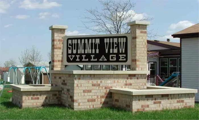 Summit View Village Picture 4