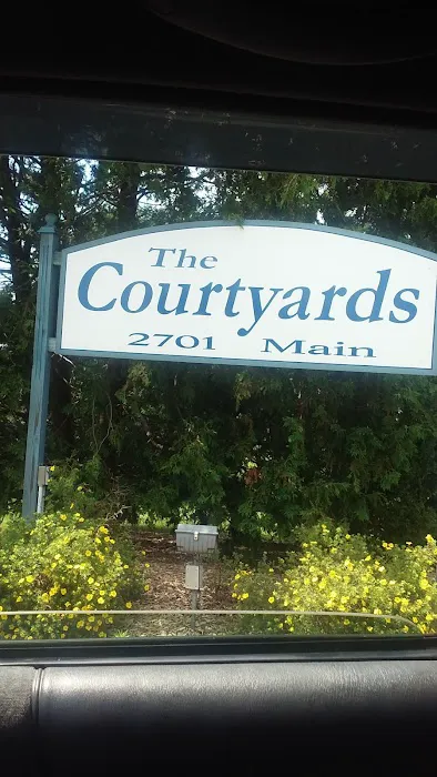 Courtyard MHP Picture 2