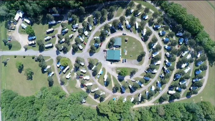 Country Roads Motorhome & RV Park Picture 5