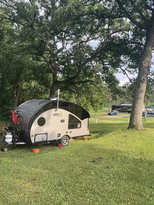 Country Roads Motorhome & RV Park Picture 1