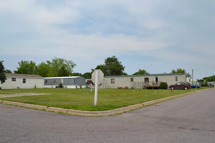 Maple Aire Mobile Village Picture 4