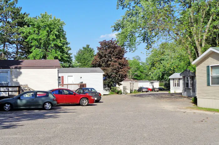 Red's Mobile Home Court Picture 6