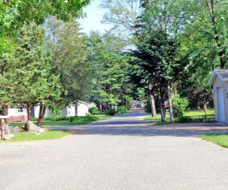 Red's Mobile Home Court