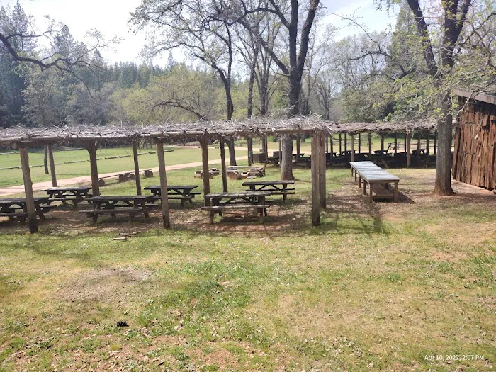 Chaw Se' Roundhouse Picture 1