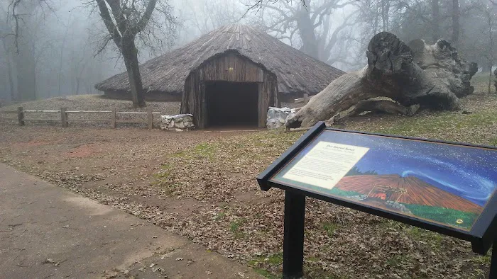 Chaw Se' Roundhouse Picture 5