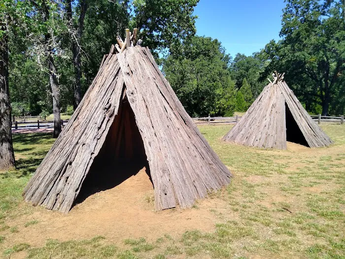 Chaw Se' Roundhouse Picture 7