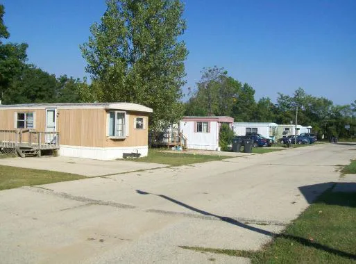 Birchcrest Mobile Home Community Picture 2