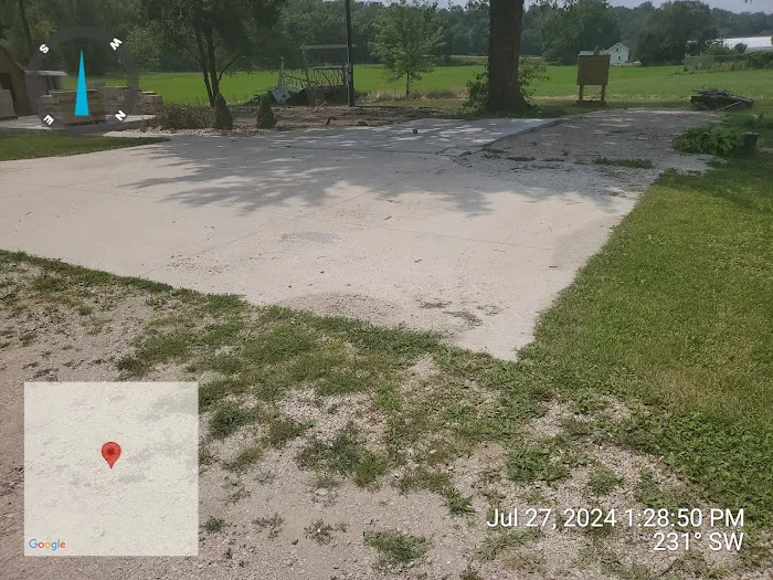 Scenic Bluffs Mobile Home & RV Park Picture 7