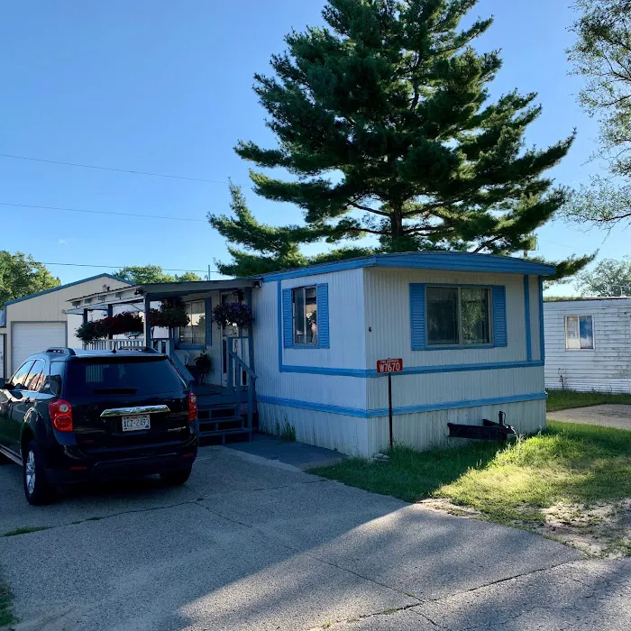 Dakota Capital Mobile Home Community Picture 9