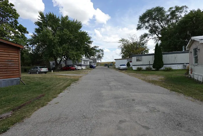 Prairie View Acres (MH & RV Park) Picture 2