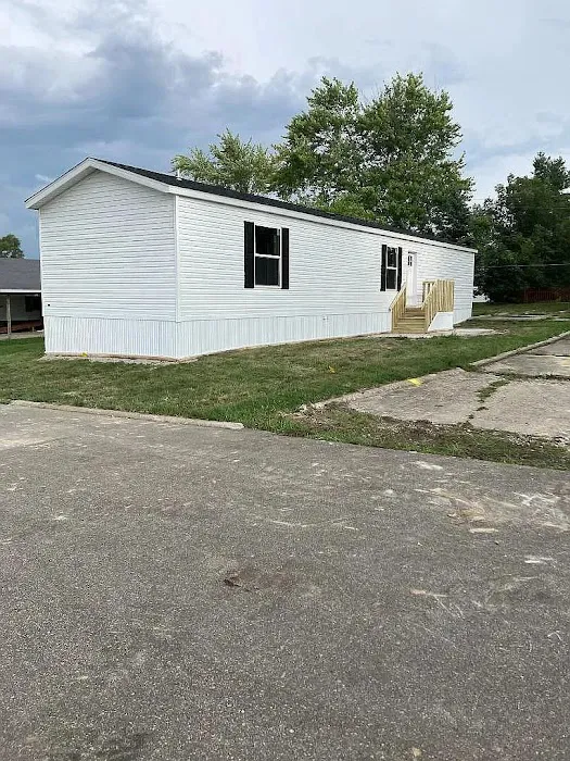 Prairie View Acres (MH & RV Park) Picture 3