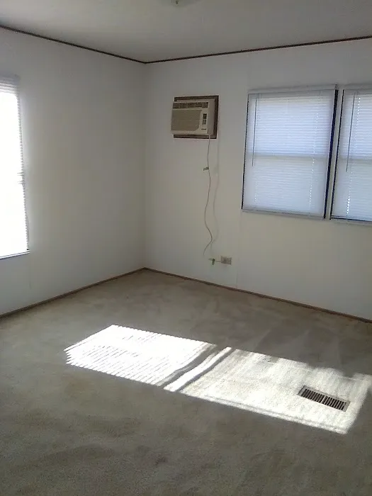 Paradise Valley Mobile Home Park Picture 3