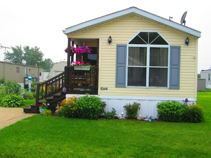 Edison Estates Mobile Home Park Picture 2