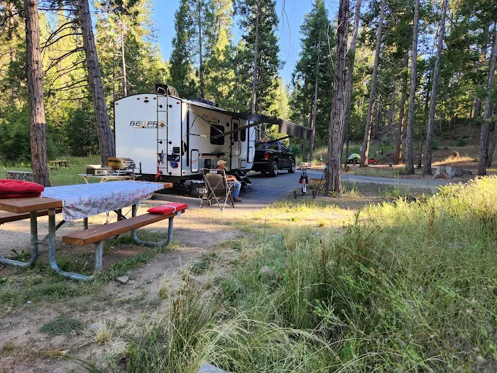 Fraser Flat Campground Picture 4