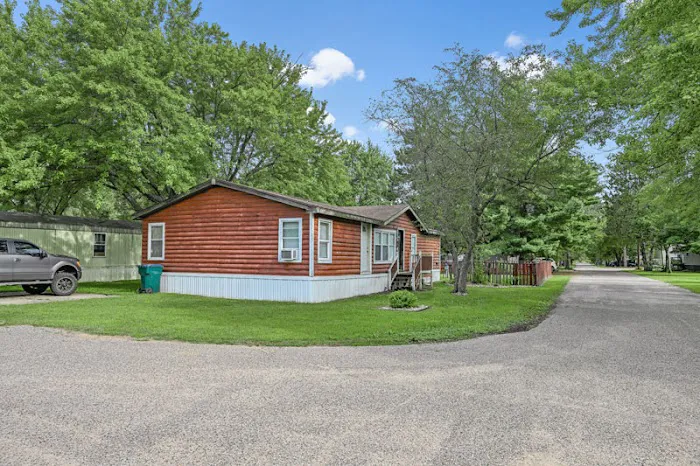 Plover Pine Village Mobile Home Community Picture 1