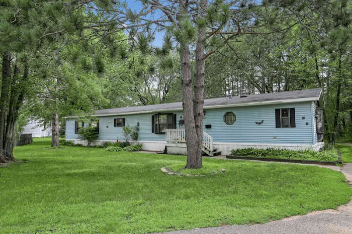 Plover Pine Village Mobile Home Community Picture 9