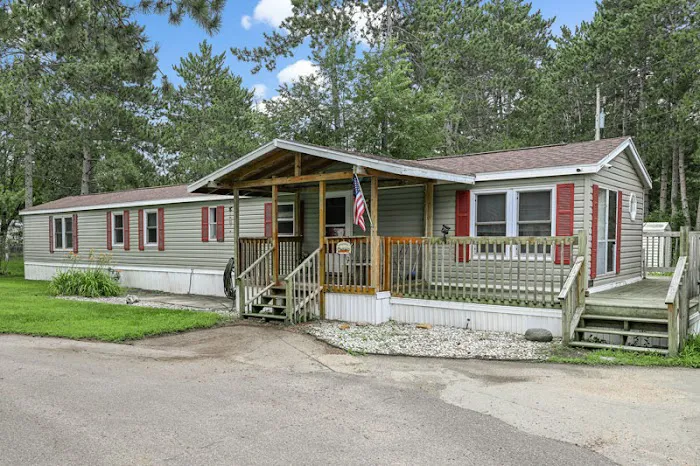 Plover Pine Village Mobile Home Community Picture 7
