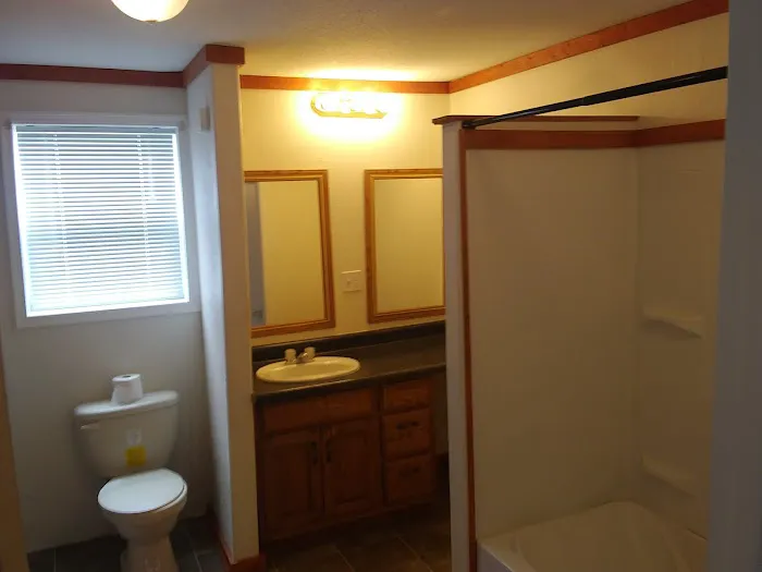 Woodside Village Picture 6