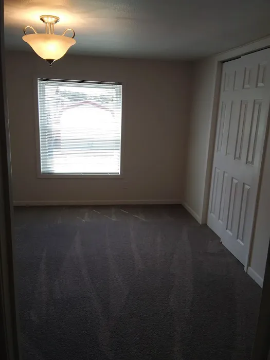 Woodside Village Picture 7