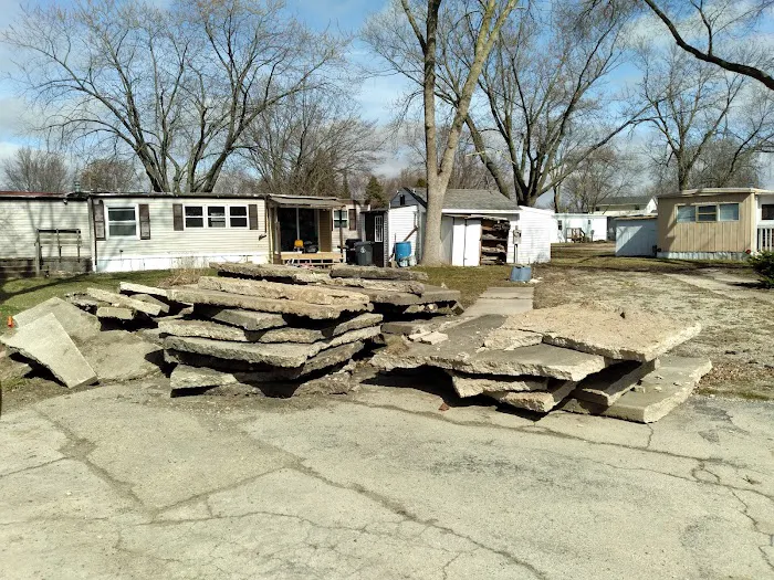 Hickory Lane Manufactured Home Community Picture 2