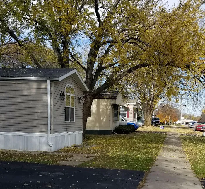 Brillion Mobile Home Park Picture 3