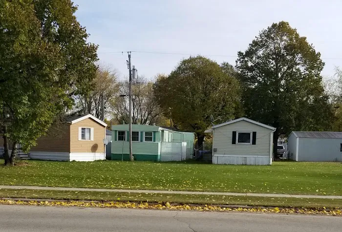 Brillion Mobile Home Park Picture 2