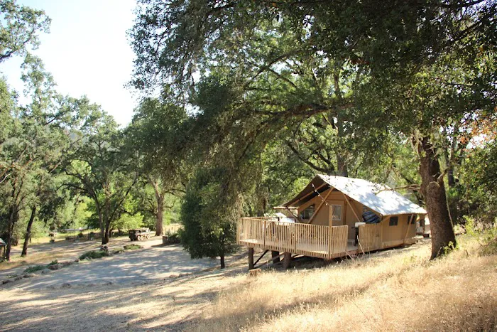 Huttopia Wine Country Picture 4