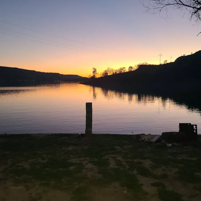 Lake Tulloch RV Campground & Marina Picture 9