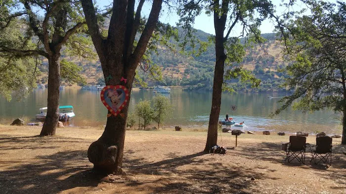 Moccasin Campground - Don Pedro Lake Picture 6