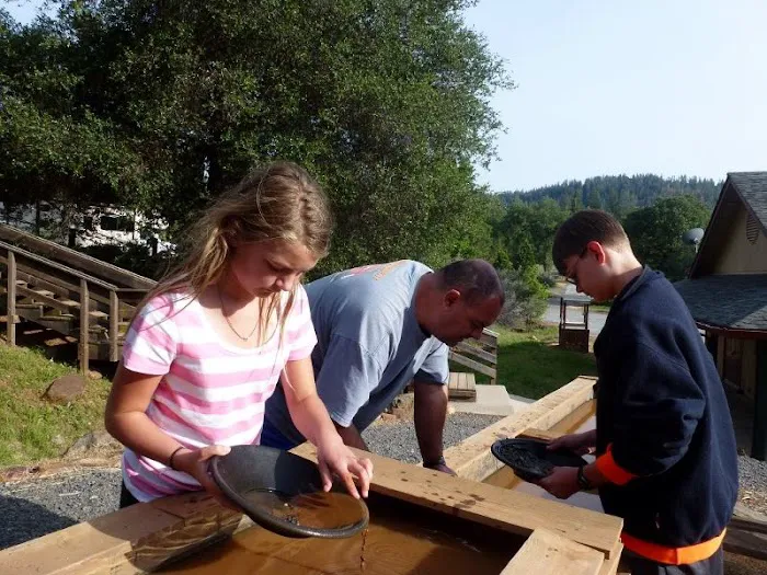 Yosemite Pines RV Resort & Family Lodging Picture 9