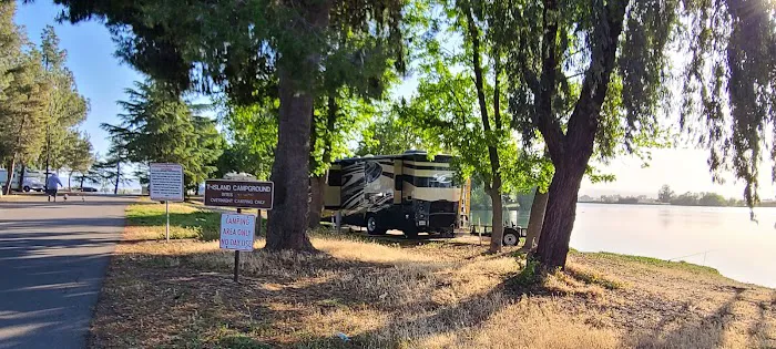 T - Island Campground Picture 5