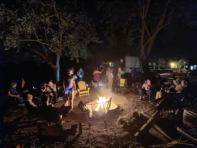 RIVERS EDGE RV PARK AND CAMPGROUND Picture 4