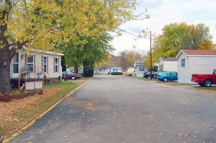 Lake Village Manufactured Home Community Picture 8