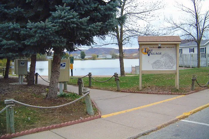 Lake Village Manufactured Home Community Picture 4