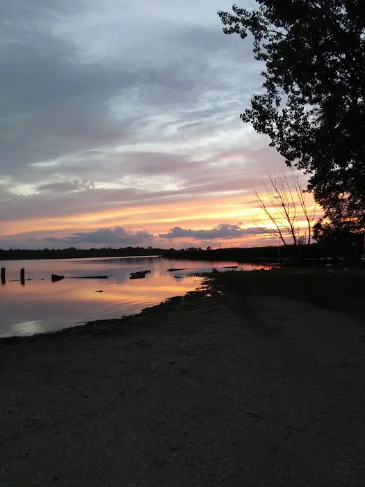 Scenic River Stop-N-Dock RV Park & Marina Picture 8