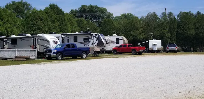 Scenic River Stop-N-Dock RV Park & Marina Picture 4