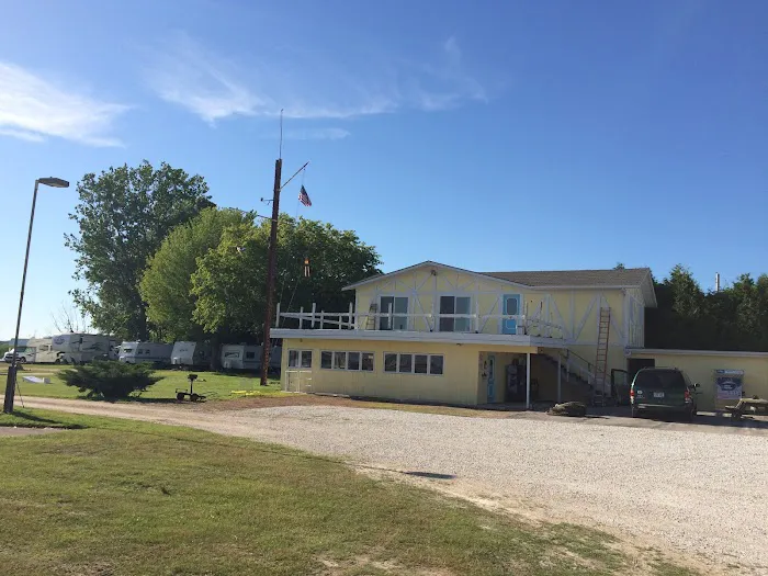 Scenic River Stop-N-Dock RV Park & Marina Picture 10