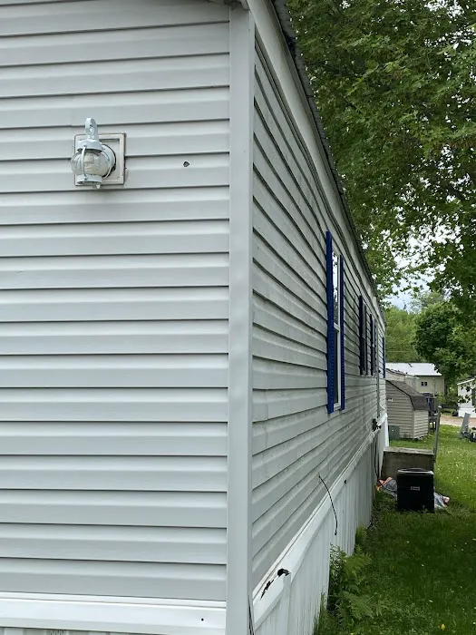 Marathon City Mobile Home Community Picture 3