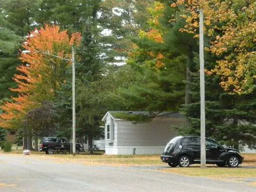 Whispering Pines Manufactured Home Community Picture 2