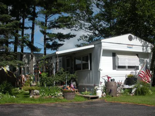 Whispering Pines Manufactured Home Community Picture 3