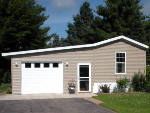 Whispering Pines Manufactured Home Community Picture 1