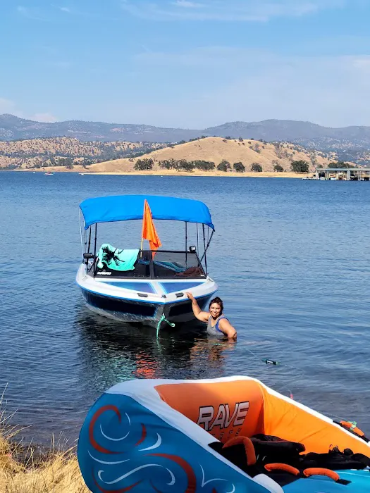 Don Pedro Lake, Fleming Meadows Campground Picture 8
